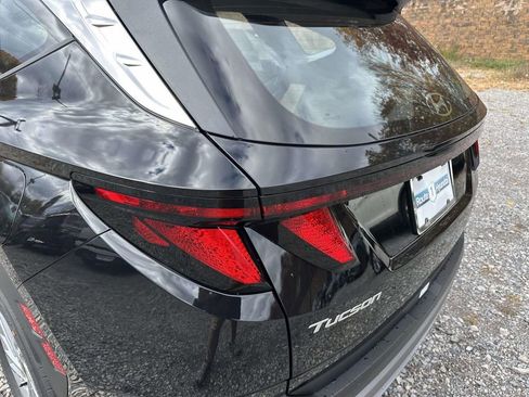 New 2026 Hyundai Tucson SE image 8