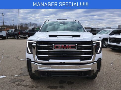 New 2026 GMC Sierra 2500 SLT w/ SLT Premium Package AWD/4WD image 32
