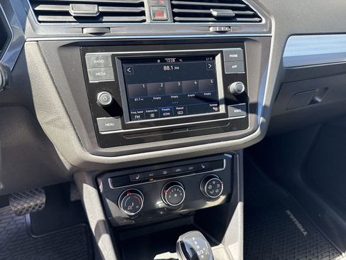 Used 2022 Volkswagen Tiguan S image 20