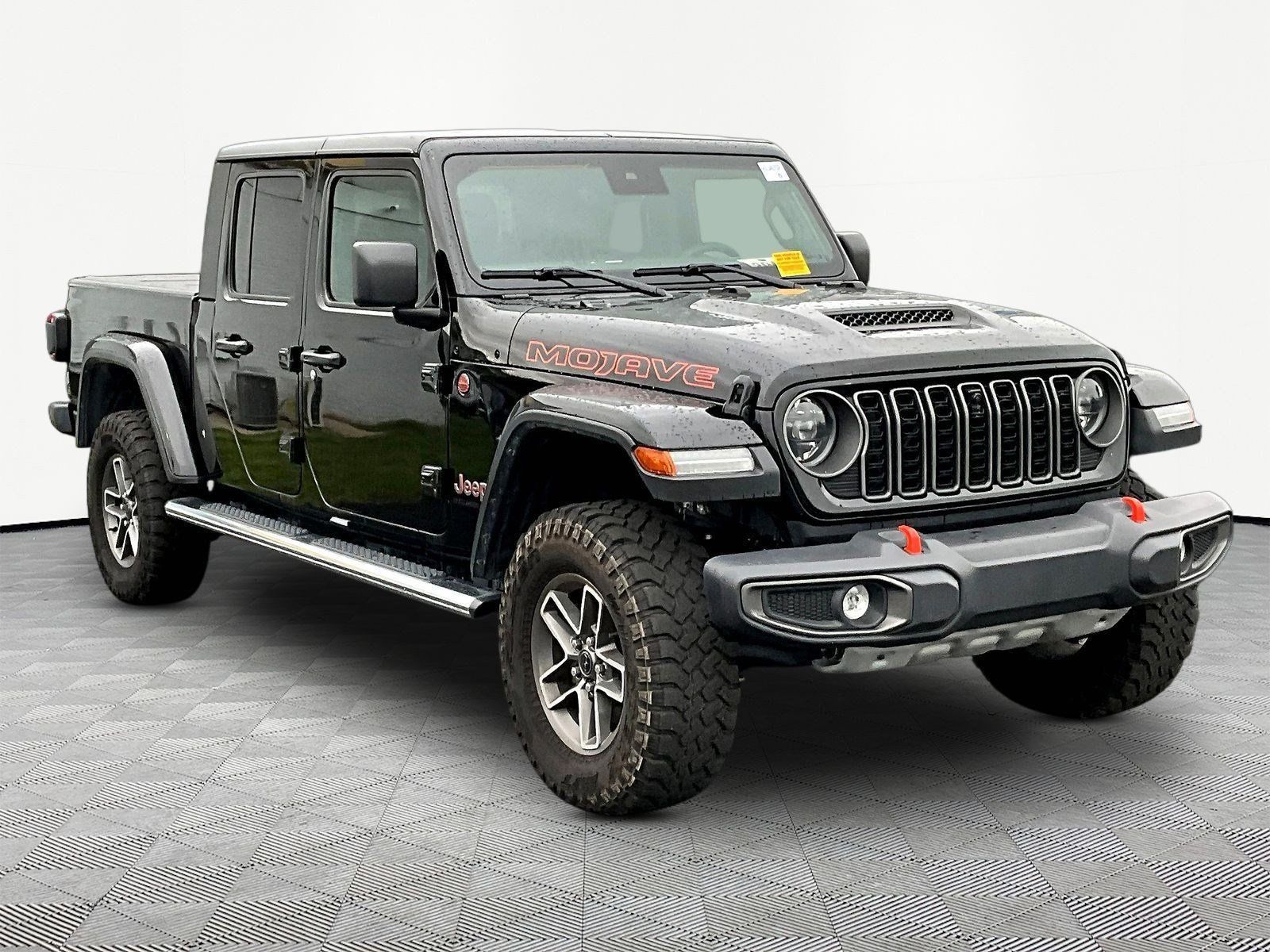 Used 2025 Jeep Gladiator Mojave w/ Convenience Group AWD/4WD image 3