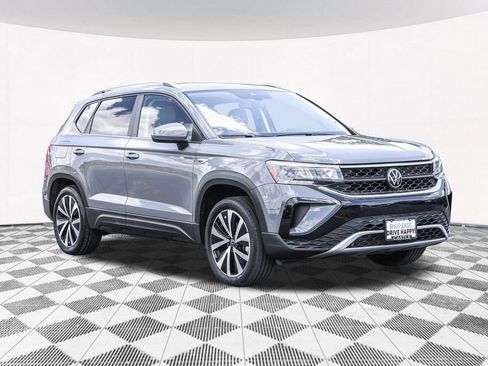 Certified 2023 Volkswagen Taos SE AWD/4WD image 10