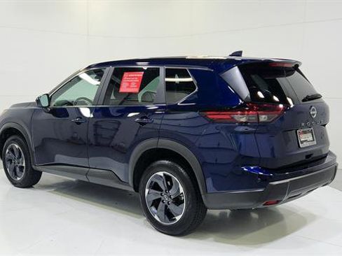 Certified 2025 Nissan Rogue SV image 6