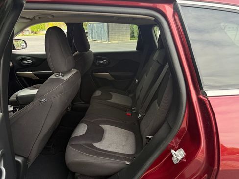 Used 2018 Jeep Cherokee Latitude image 26