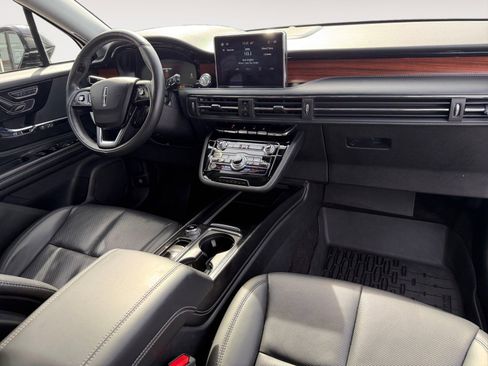 Used 2022 Lincoln Corsair Reserve w/ Equipment Group 201A image 10