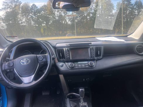 Used 2018 Toyota RAV4 XLE image 14