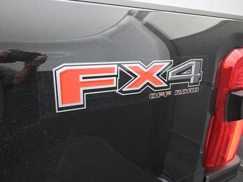 New 2026 Ford F250 Platinum w/ FX4 Off-Road Package image 23