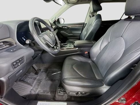 Used 2024 Toyota Highlander Limited image 20