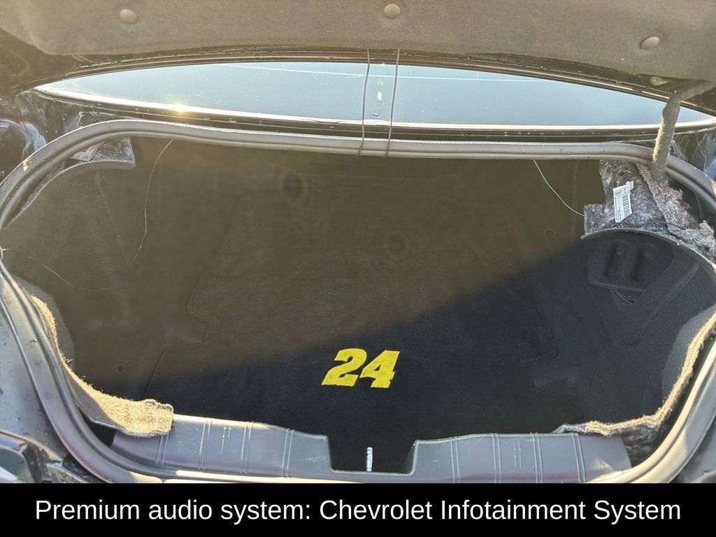Used 2020 Chevrolet Camaro SS RWD image 7