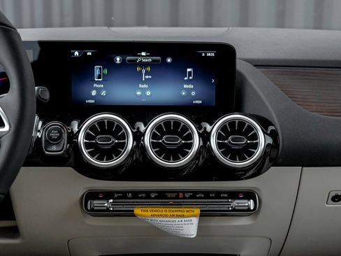 New 2026 Mercedes-Benz GLA 250 GLA 250 image 19