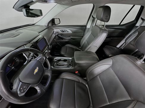 Used 2018 Chevrolet Traverse LT image 11