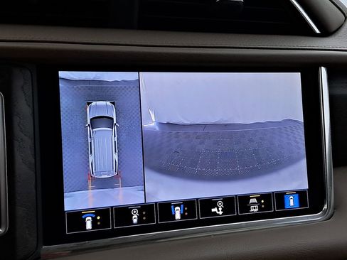 Used 2021 GMC Yukon Denali w/ Denali Premium Package image 26