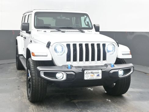 Used 2023 Jeep Wrangler Sahara image 3