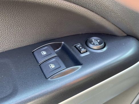 Used 2022 Chevrolet Colorado LT w/ LT Convenience Package image 15