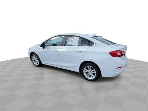 Certified 2019 Chevrolet Cruze LT w/ LT True North Edition image 6