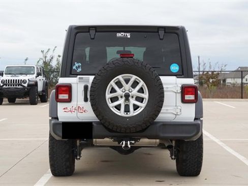 Used 2023 Jeep Wrangler Sport S image 6