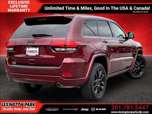 Used 2022 Jeep Grand Cherokee Laredo X AWD/4WD image 5