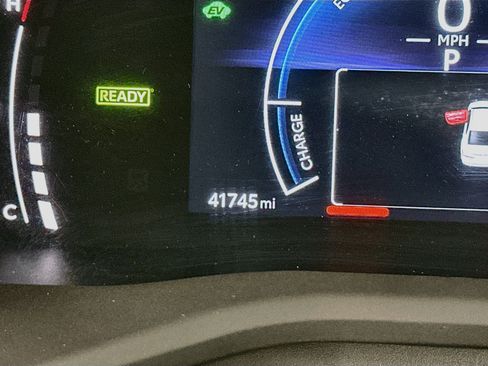 Used 2025 Toyota Camry SE FWD image 19