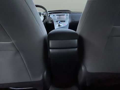 Used 2015 Toyota Prius Three image 40