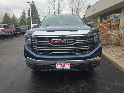 Used 2022 GMC Sierra 1500 SLT w/ SLT Convenience Package image 5