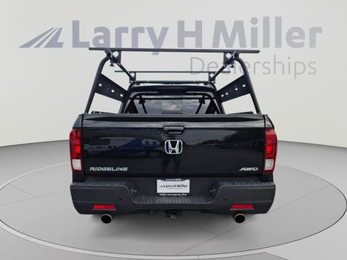 Used 2021 Honda Ridgeline Black Edition image 4