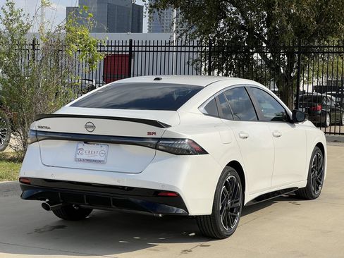 New 2026 Nissan Sentra SR w/ SR Premium Package FWD image 4