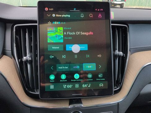 New 2026 Volvo XC60 B5 Ultra w/ Protection Package Premier image 18