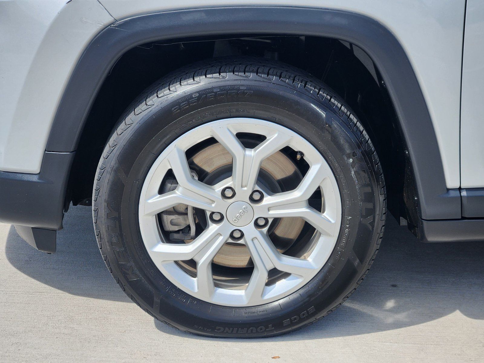 Used 2024 Jeep Compass Latitude AWD/4WD image 11
