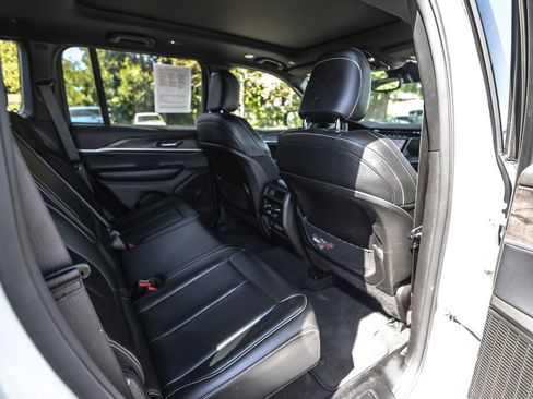 Used 2024 Jeep Grand Cherokee Limited AWD/4WD image 27