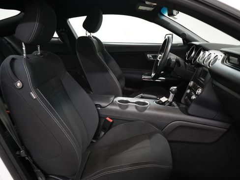 Used 2019 Ford Mustang Coupe RWD image 17