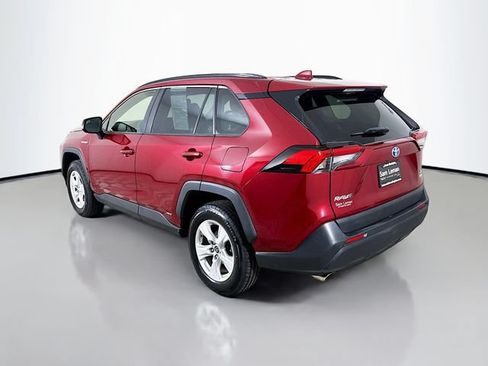 Used 2019 Toyota RAV4 XLE AWD/4WD image 5