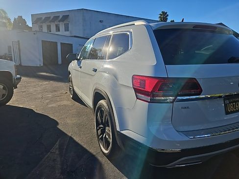 Used 2019 Volkswagen Atlas SEL Premium image 4