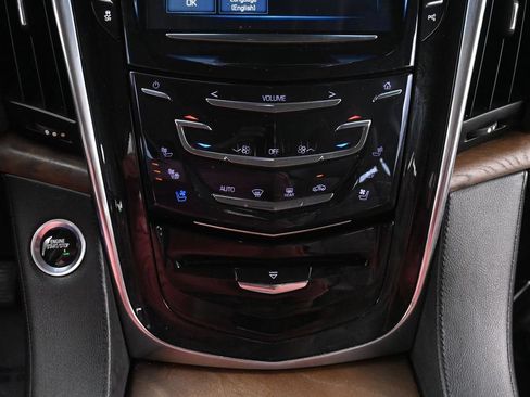 Used 2018 Cadillac Escalade Premium Luxury AWD/4WD image 31
