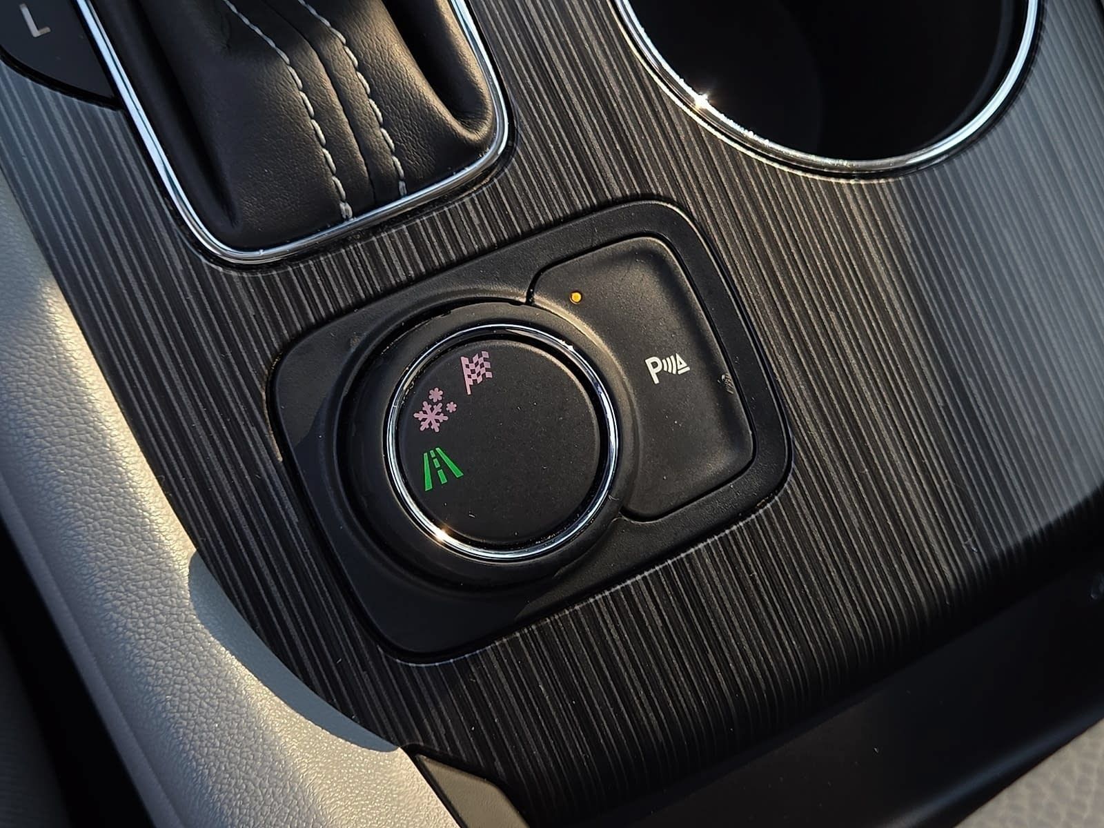 Used 2019 GMC Acadia SLT FWD image 17