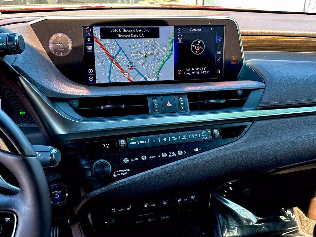 Used 2019 Lexus ES 300h w/ Accessory Package 2 FWD image 17