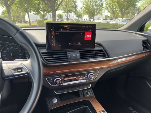 Used 2023 Audi Q5 2.0T Premium w/ Convenience Package image 32