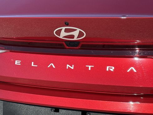 Used 2024 Hyundai Elantra SEL image 9