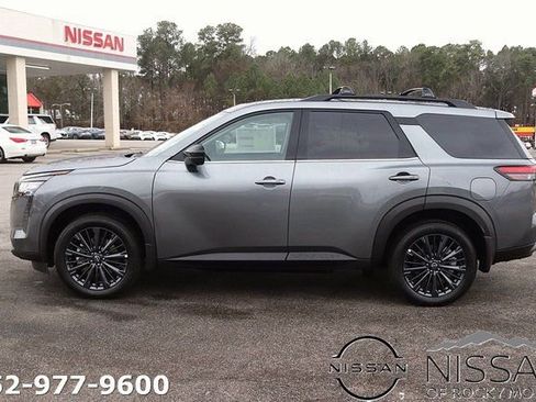 New 2026 Nissan Pathfinder SL w/ SL Premium Package AWD/4WD image 4
