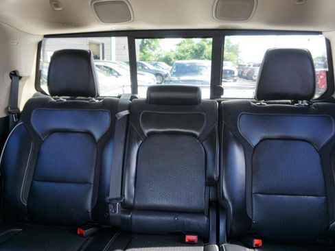 Used 2019 RAM 1500 Laramie AWD/4WD image 34
