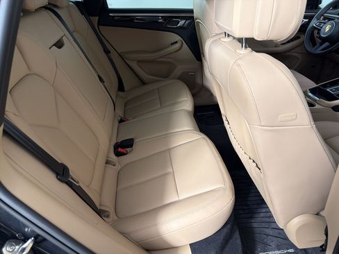 Certified 2026 Porsche Macan AWD/4WD image 29
