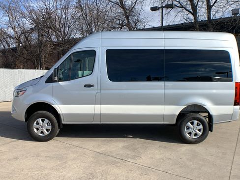 Used 2022 Mercedes-Benz Sprinter 2500 image 2