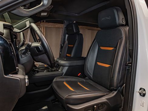 Used 2025 GMC Sierra 2500 AT4 image 23