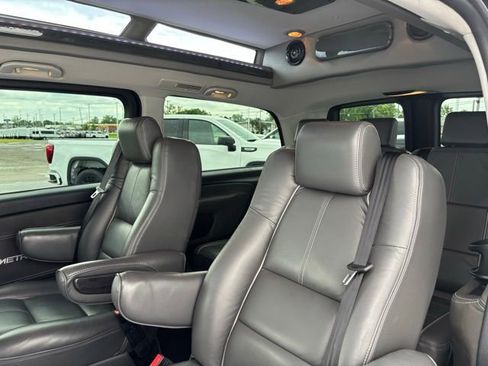 Used 2019 Mercedes-Benz Metris Passenger image 42