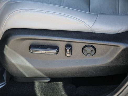 Used 2018 Honda CR-V Touring image 19