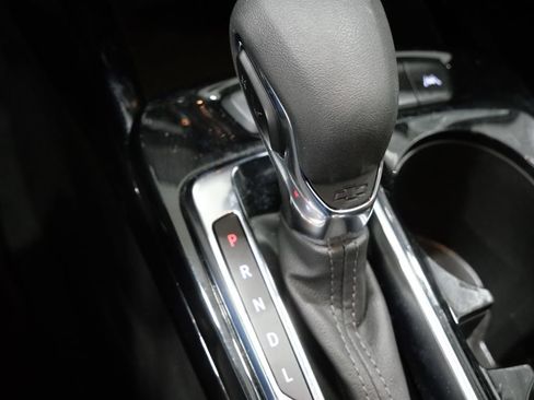 Used 2025 Chevrolet Trax LT FWD image 22