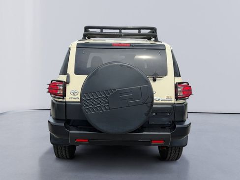 Used 2010 Toyota FJ Cruiser 4WD image 4