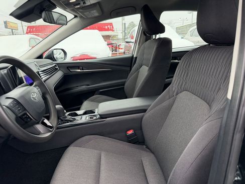Used 2025 Toyota Camry LE image 25
