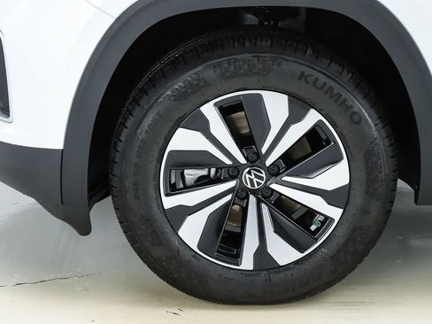 New 2026 Volkswagen Atlas SE image 5