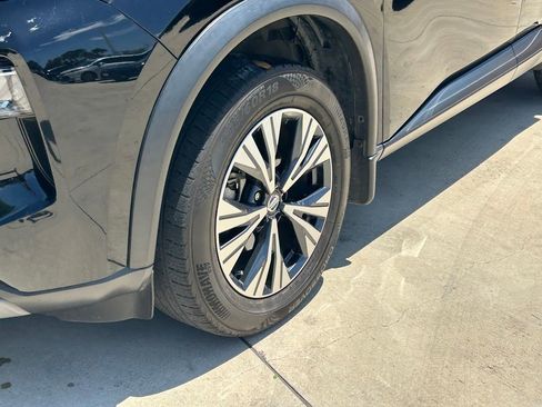 Used 2021 Nissan Rogue SV FWD image 9