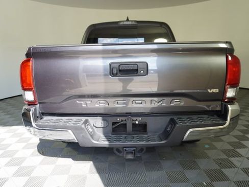 Used 2022 Toyota Tacoma SR5 RWD image 6