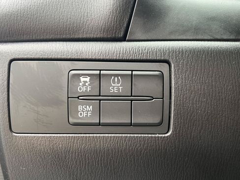 Used 2016 MAZDA MAZDA3 i Touring w/ Popular Equipment Package FWD image 31